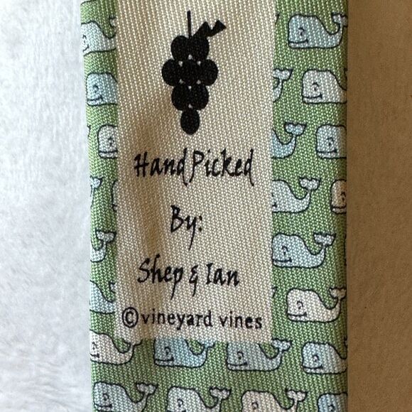 Vineyard Vines Men’s 100% Silk Neck Tie Green Tiny Whale All Over Print - Picture 5 of 6
